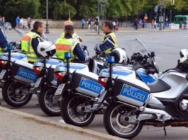 Nuova pistola per la polizia di Berlino: primi dettagli sul contratto Sono uscite alcune notizie sul contratto che rinnova l’equipaggiamento degli agenti della polizia di Berlino con la pistola Heckler & Koch SFP9 TR.