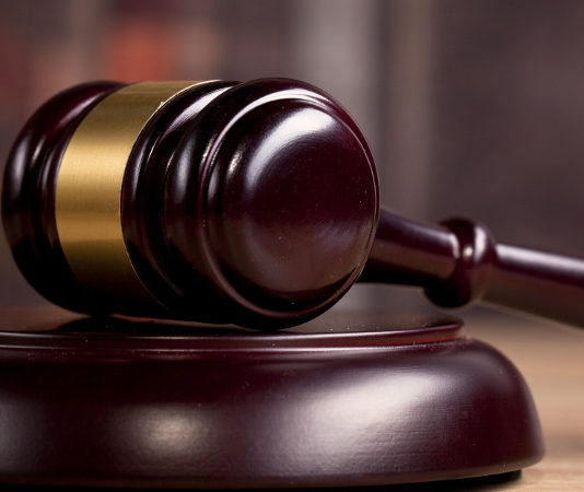 Porto d’armi a responsabile della strage del Broletto, assolti i funzionari giudice martello