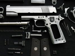 Maullu firma impegno a difesa di appassionati di armi Arma smontata