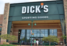 Basta fucili d’assalto da Dick’s