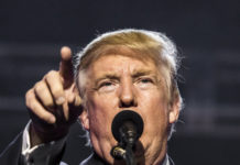 «Armiamo gli insegnanti» Donald Trump