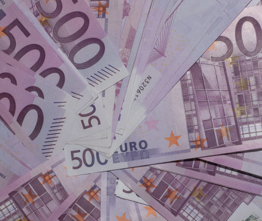 Dallo Stato più soldi per le armi Euro money