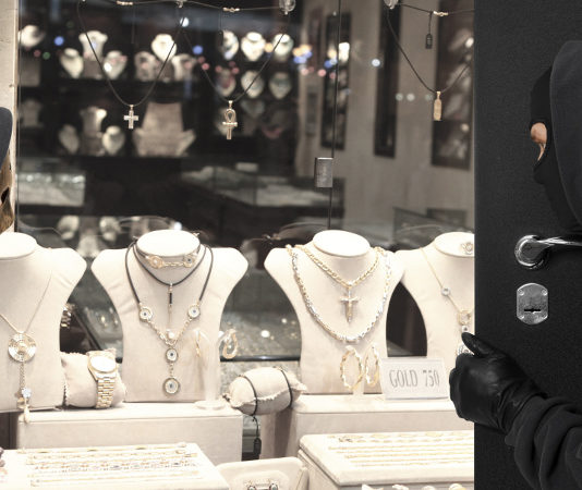 Si difende da rapina e uccide ladro, indagato per omicidio colposo