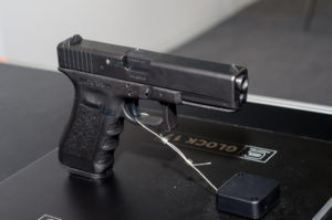 Sono state consegnate alla polizia municipale di Trecate (NO) dieci pistole Glock 17 calibro 9x21: i dettagli su armimagazine.it.