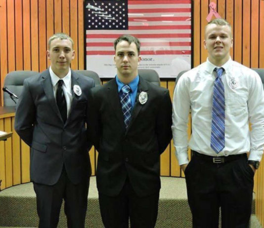 Licenziato per non aver sparato in condizione di pericolo: risarcito agente Stephen Mader risarcimento dipartimento di polizia di Weirton