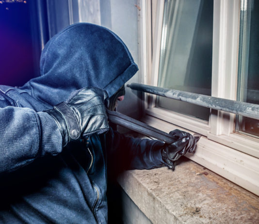 Rubata la pistola ad agente nel vicentino Rubata la pistola ad agente nel vicentino