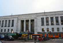 Tribunale di Milano: imputato tenta di sottrarre l’arma a poliziotto tribunale di milano processo per direttissima rubare arma d'ordinanza a poliziotto