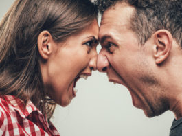 Occhio ai conflitti familiari, si rischia il porto d’armi