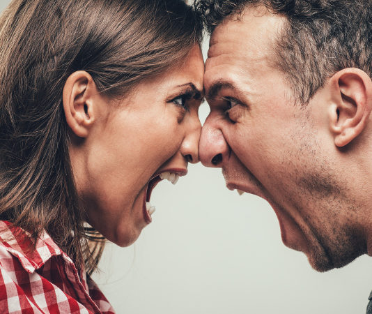 Occhio ai conflitti familiari, si rischia il porto d’armi