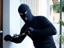 Riforma della legittima difesa, metà degli italiani ha paura di “una deriva pistolera” deriva pistolera swg