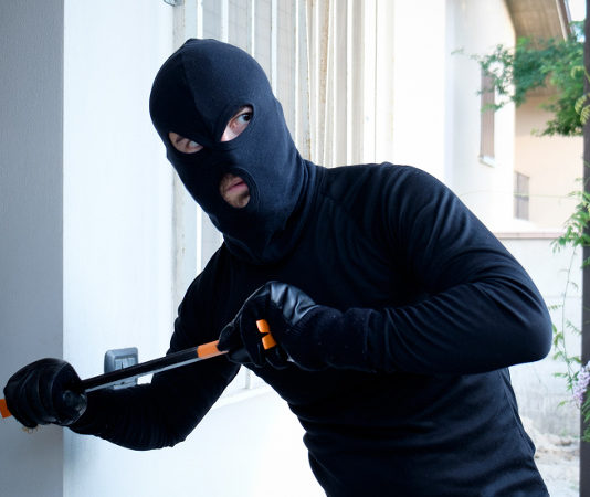 Riforma della legittima difesa, metà degli italiani ha paura di “una deriva pistolera” deriva pistolera swg