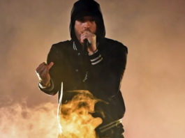 Eminem aggiunge verso a canzone per attaccare l’Nra Eminem