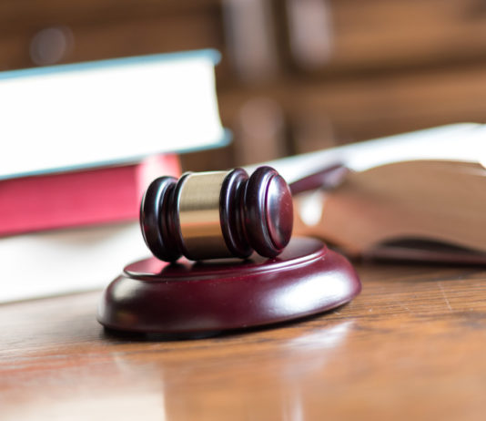 Fu accusato di avere arma da guerra, assolto collezionista dopo 8 anni arma da guerra giuseppe de benedictis assoluzione senza rinvio