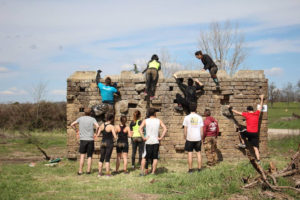 Sono stati più di 400 i partecipanti alla 5ª Military Cross X Race, la competizione tenutasi nel Centro addestramento al combattimento di Cesano Boscone (Roma): Lowa, sponsor ufficiale dell'evento, ha rilasciato un comunicato stampa.