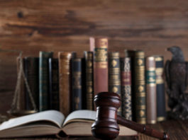 Fu denunciato dalla moglie: querele ritirate, porto d’armi anche giustizia