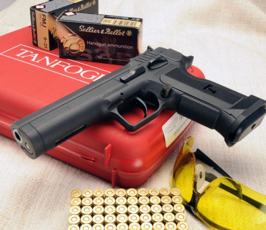 Armi Magazine maggio 2018 vi aspetta in edicola! Armi Magazine maggio 2018 bis