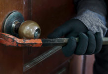 Chiesto rinvio a giudizio per l’oste di Casaletto Lodigiano Burglar breaks door