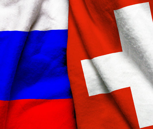 Armi vendute alla Russia, la denuncia di Ruag Swiss russian flag