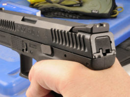 Armi Magazine giugno 2018 è in edicola (con un regalo!) Armi Magazine giugno 2018 bis