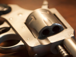 Due leggi pro-armi sulla scrivania del governatore della Louisiana Leggi pro-armi