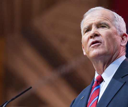 Cambio al vertice dell’Nra Oliver North presidente dell'NRA