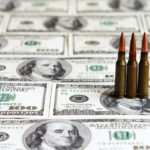 La proposta di una (nuova) tassa sulle armi e sulle munizioni