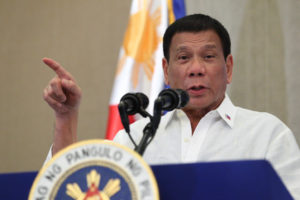 Rodrigo Duterte armi ai civili