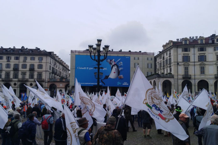 federcaccia manifestazione dei cacciatori a torino