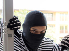 Si definiscono le audizioni al Senato sulla riforma della legittima difesa Rapinatore con passamontagna: audizioni al Senato sulla riforma della legittima difesa