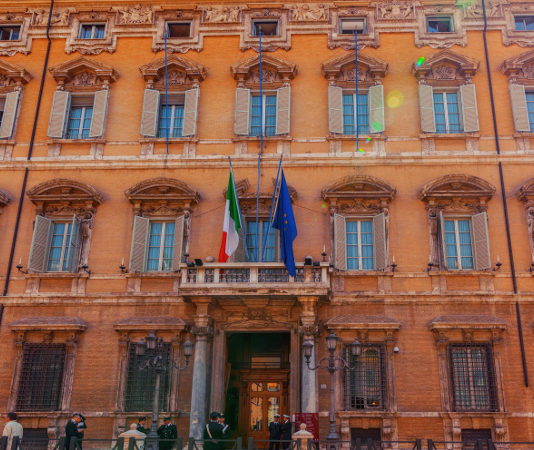 Mercoledì in commissione il ddl di iniziativa popolare sulla legittima difesa A Palazzo Madama discussione sul ddl di iniziativa popolare sulla legittima difesa