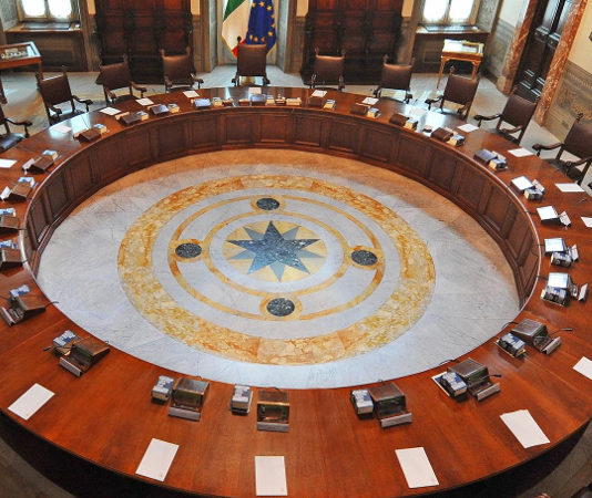 La Bongiorno e Bonafede sulla legittima difesa Sala del Consiglio dei ministri: Bongiorno e Bonafede sulla legittima difesa