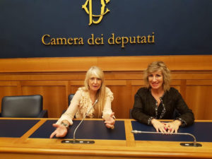 Maria Cristina Caretta e Monica Ciaburro presentano la proposta di legge sulla revoca del porto d'armi