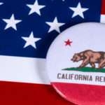Spilla della California su bandiera americana