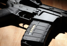 Brownells dona nove AR-15 agli agenti che sorvegliano le scuole