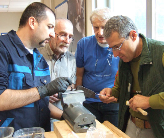 Manutenzione delle armi delle guerre più importanti: il corso di Conarmi Manutenzione delle armi delle guerre più importanti Conarmi