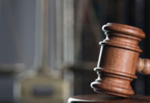 Incauta custodia di armi: la sentenza del Tar della Lombardia Martello del giudice per incauta custodia di armi