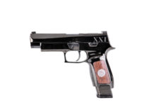 Sig Sauer M17 Tomb of the Unknown, l’arma cerimoniale per il milite ignoto arma cerimoniale Sig Sauer M17 vista sinistra