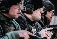 A Roma per provare le pistole Beretta tre tiratori a provare le pistole Beretta