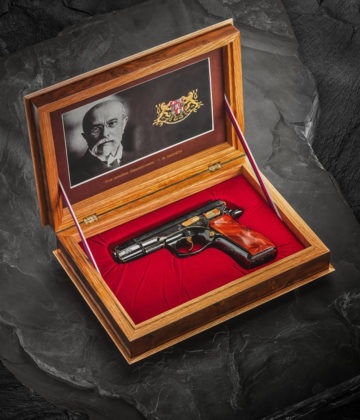 scatola aperta delle pistole da collezione cz 75 republika