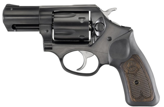 vista sinistra della pistola ruger sp101 .357 magnum