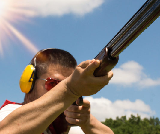 Ristrutturare un impianto sportivo per tiro a volo: ora finanziamenti agevolati tiratore con carabina: ristrutturare un impianto sportivo per tiro a volo
