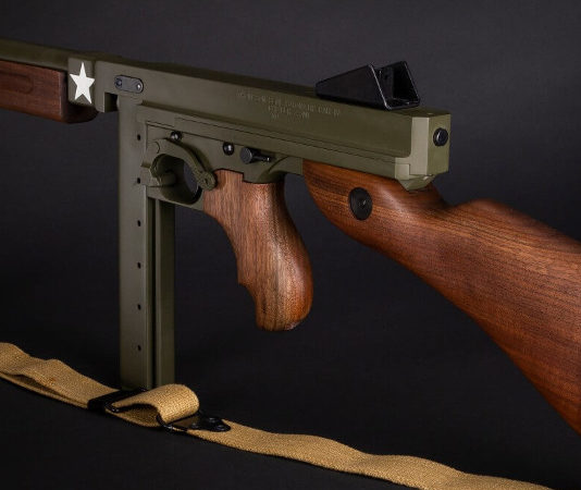 Fucili commemorativi: Auto Ordnance celebra chi ha combattuto la guerra mondiale auto ordnance tanker wwii thompson