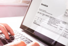 Fattura elettronica: obblighi ed esoneri per le società sportive fattura elettronica computer