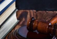 Ridotta durata del porto d’armi: la sentenza del Consiglio di Stato martello giudice consiglio di Stato: ridotta durata del porto d'armi