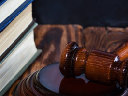 Ridotta durata del porto d’armi: la sentenza del Consiglio di Stato martello giudice consiglio di Stato: ridotta durata del porto d'armi