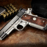 vista destra della pistola di lusso wilson combat super commander special