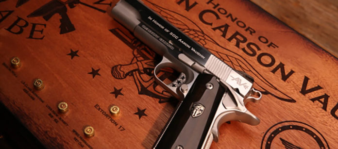 pistola custom cabot guns aaron vaughn