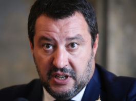 Più armi in Italia, la posizione del governo Matteo Salvini più armi in Italia