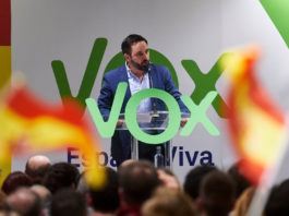 Legittima difesa e armi: Abascal (Vox) si esprime in vista delle elezioni spagnole santiago abascal (vox) si esprime sulla legittima difesa e sulla legge sulle armi in vista delle elezioni politiche in Spagna