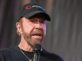 Ecco il nuovo testimonial di Glock Chuck Norris nuovo testimonial di Glock
